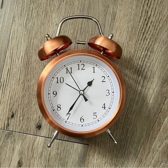 🔥SALE - any 4/$20. Rose Gold Decorative Clock - Picture 1 of 2